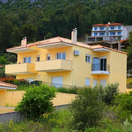Apartment In Theologos *